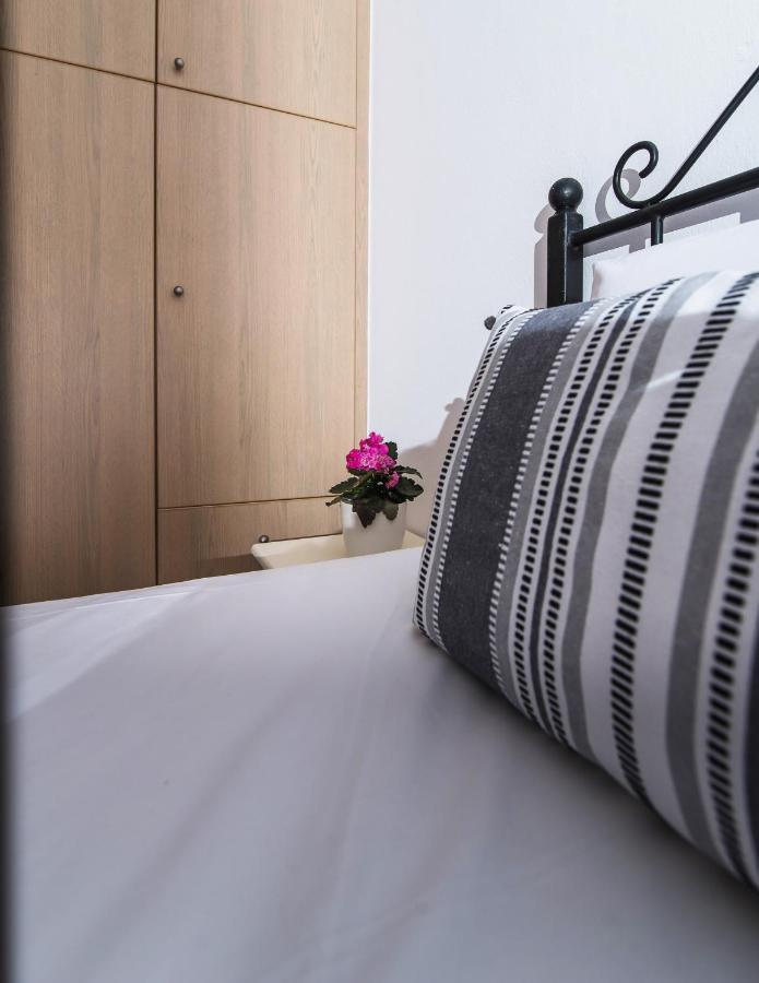 Superior One-Bedroom Apartment