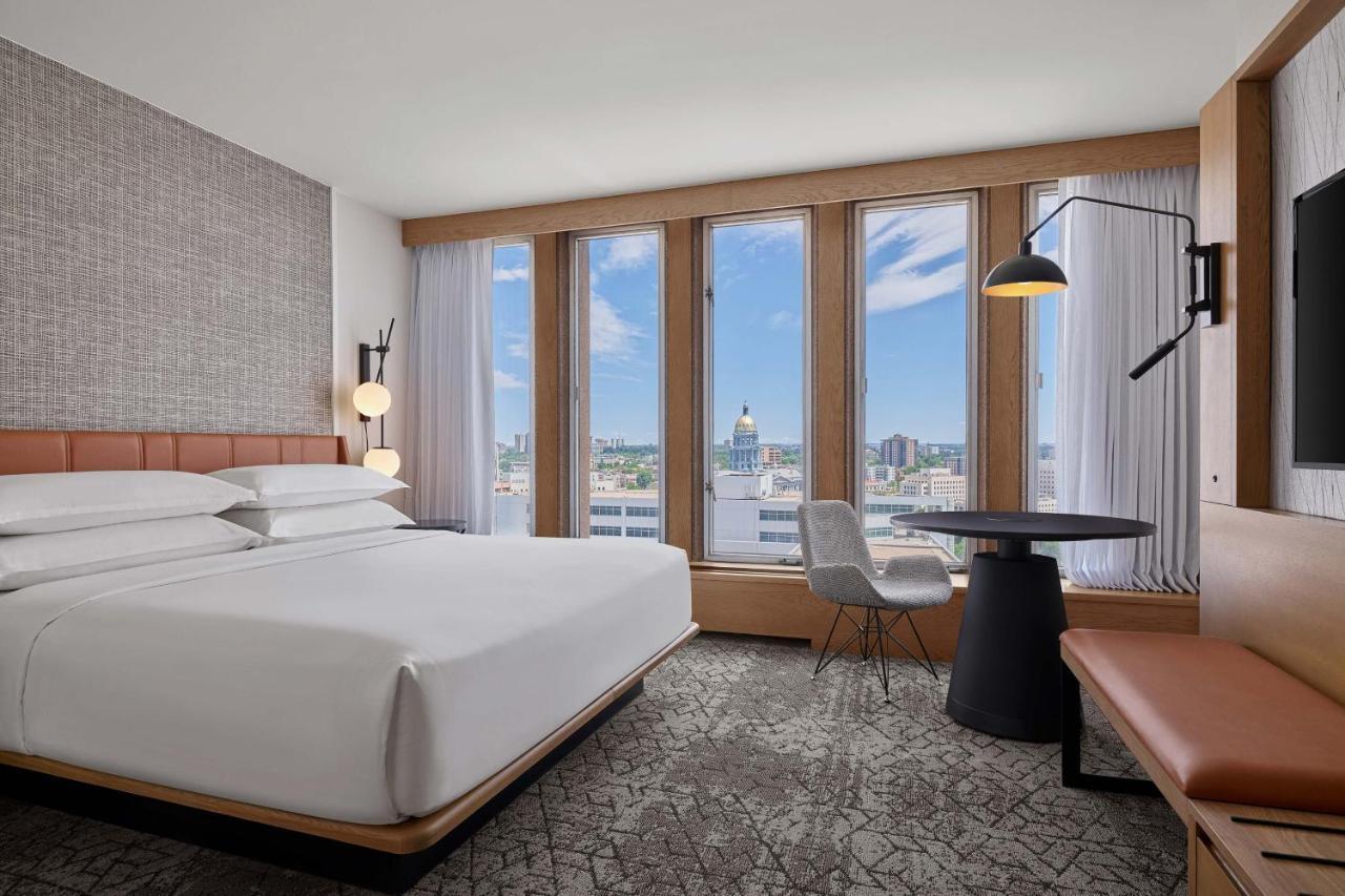 Deluxe Kamer met Kingsize Bed en Uitzicht over de Stad
