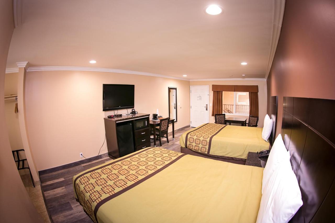 Standard Queen Room Two Queen Beds Non Smoking