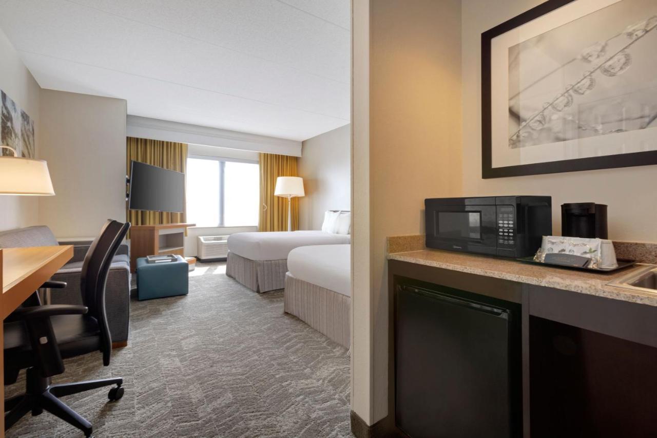 Double Suite Two Double Beds Bathtub Transfer Shower Sofa Bed Mobility Access or Hearing Accessible