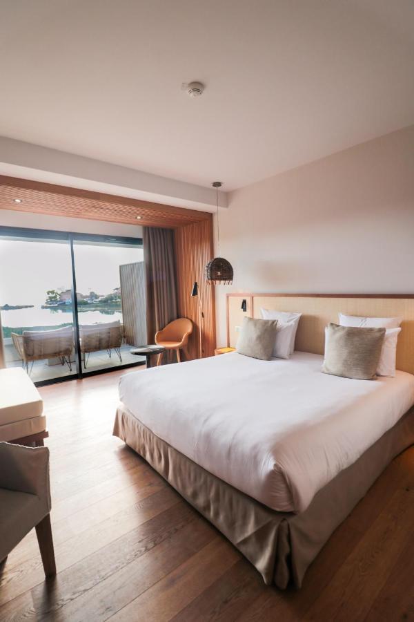 Deluxe King Room Sea View
