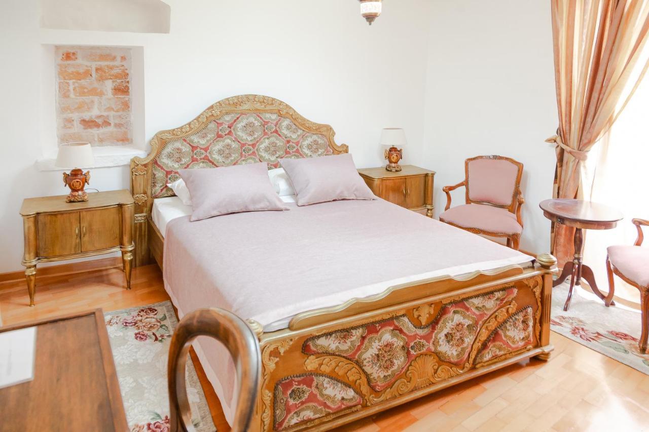 Deluxe Double Room Bath