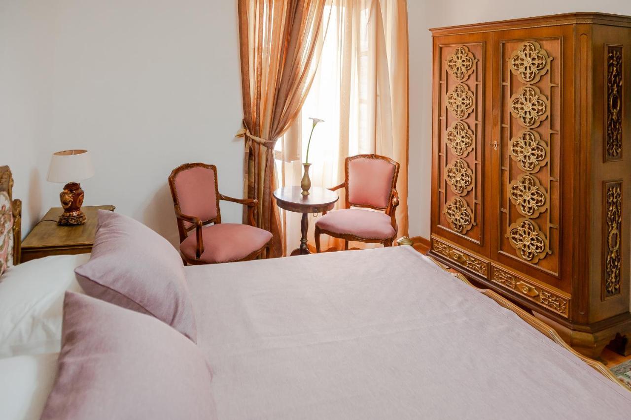 Deluxe Double Room Bath