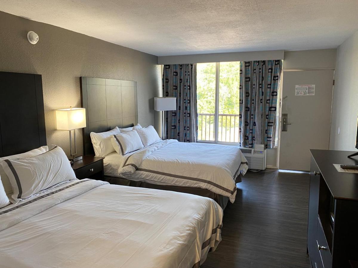 2 Queen Beds Non-Smoking