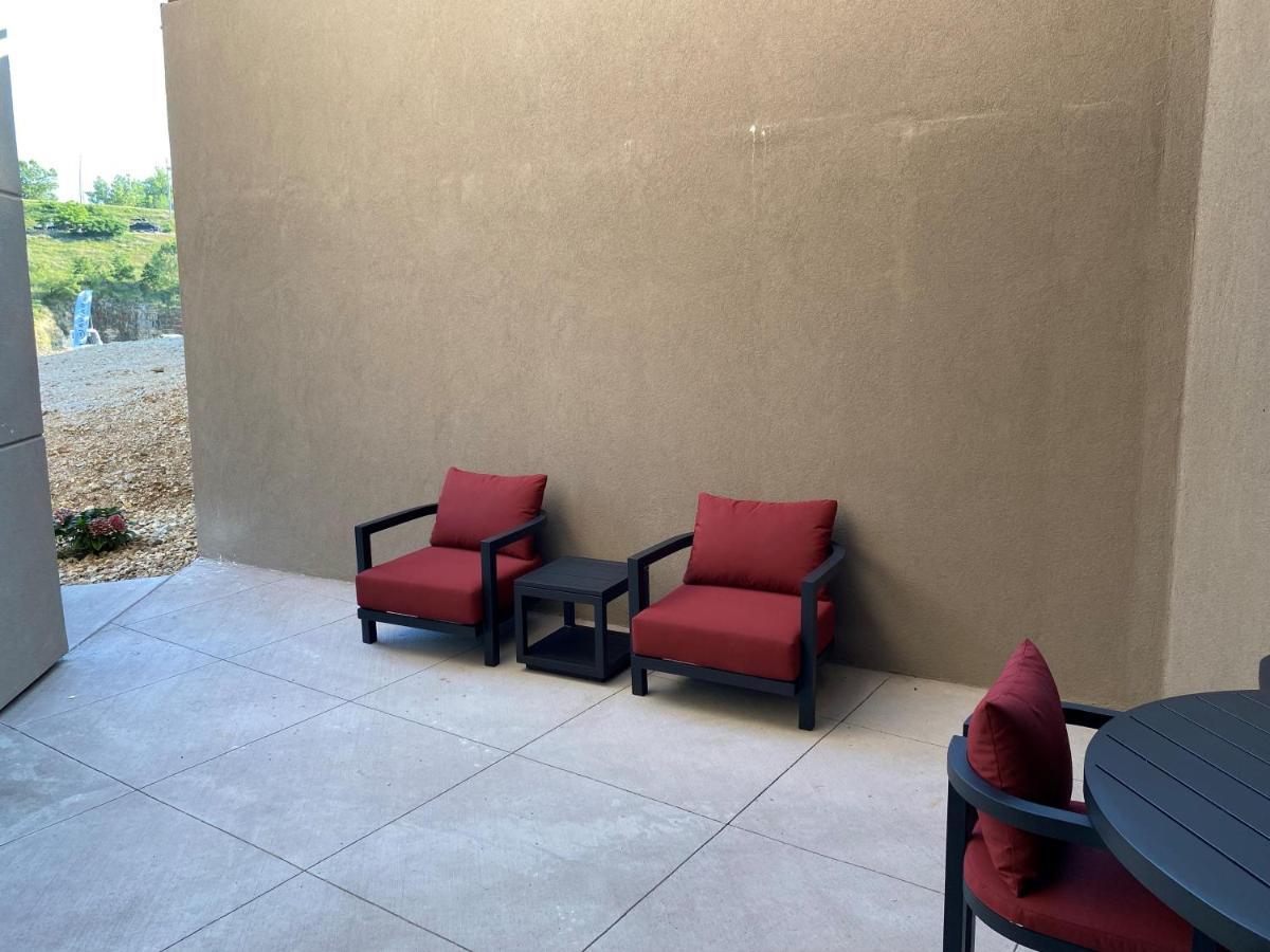 Townhouse Garden View Suite Patio