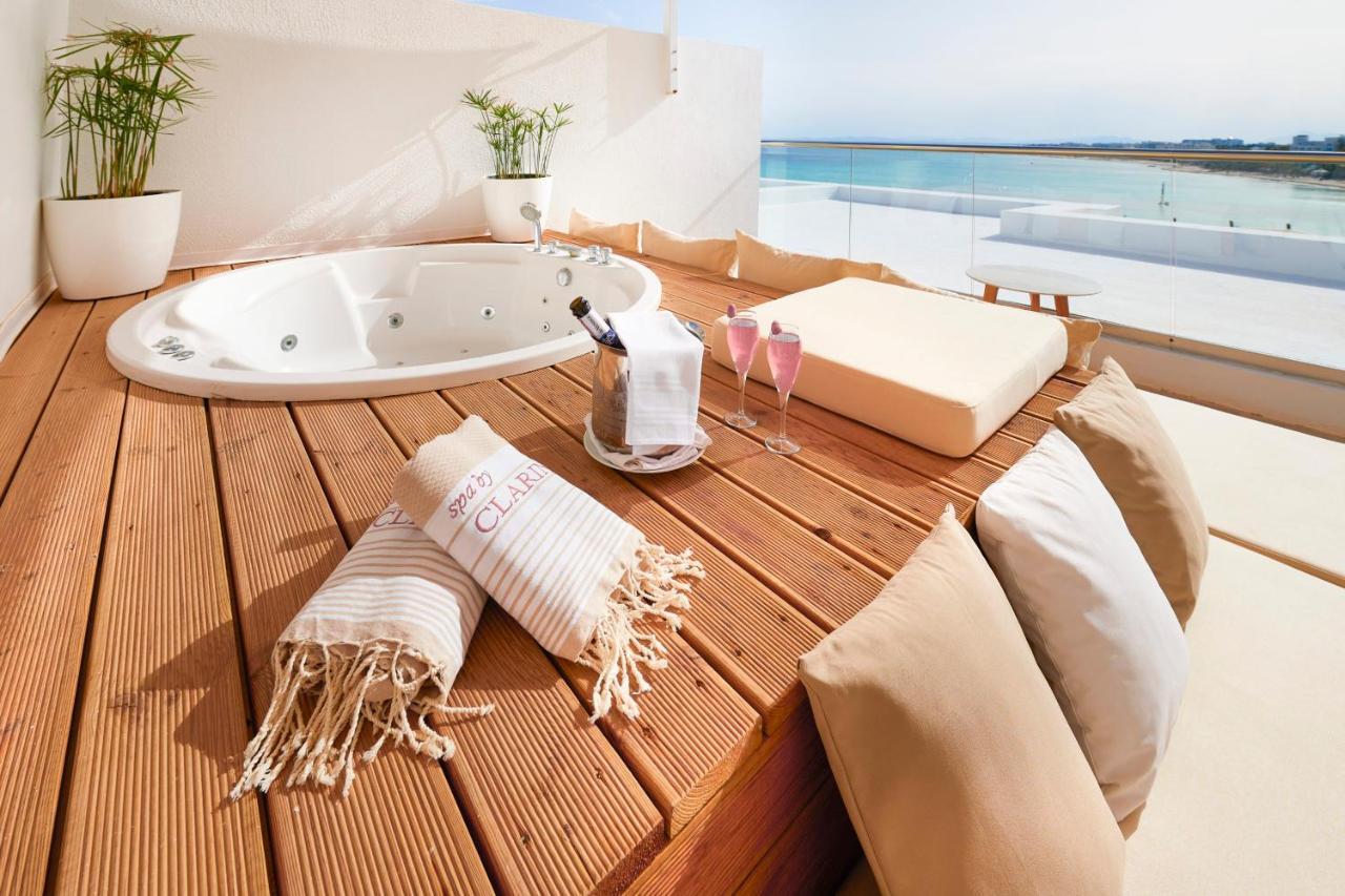 Suite Sea View Double Whirlpool Bath on an outdoor sea view terrace
