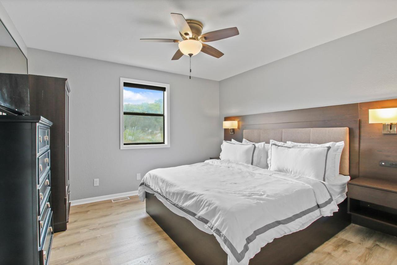 Beach House 2 Bedroom Deluxe Suite