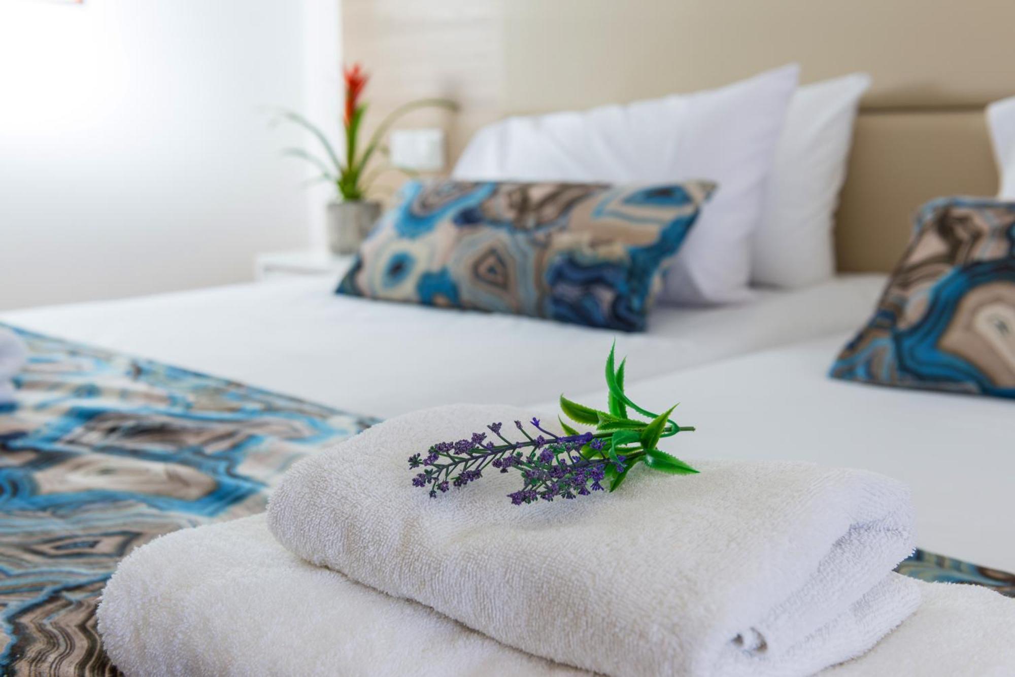 Double or Twin Room Inland View