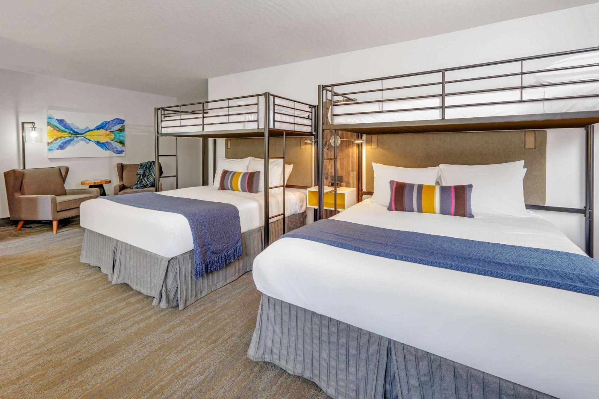 Family Suite with Two Queen Beds and One Bunk Bed - Non-Smoking/Pet-Friendly,1450146085:JPEG
