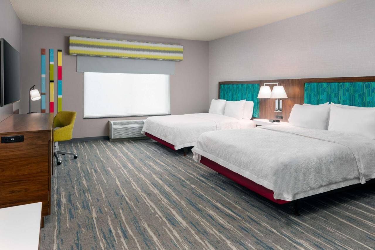 Queen Room Two Queen Beds Mobility Hearing Access or Non-Smoking