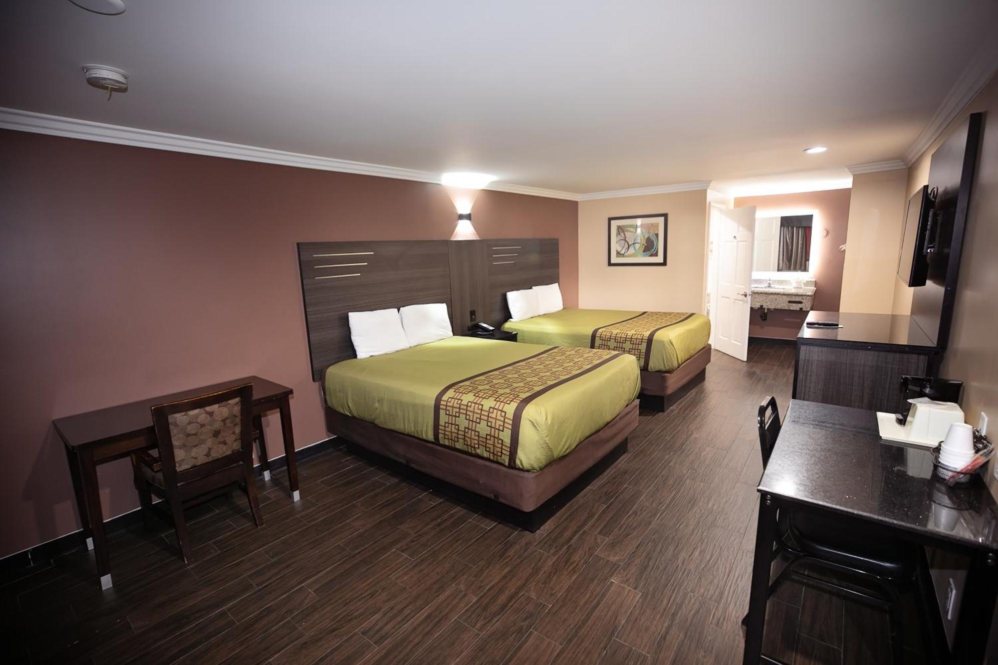 Standard Queen Room Two Queen Beds Non Smoking