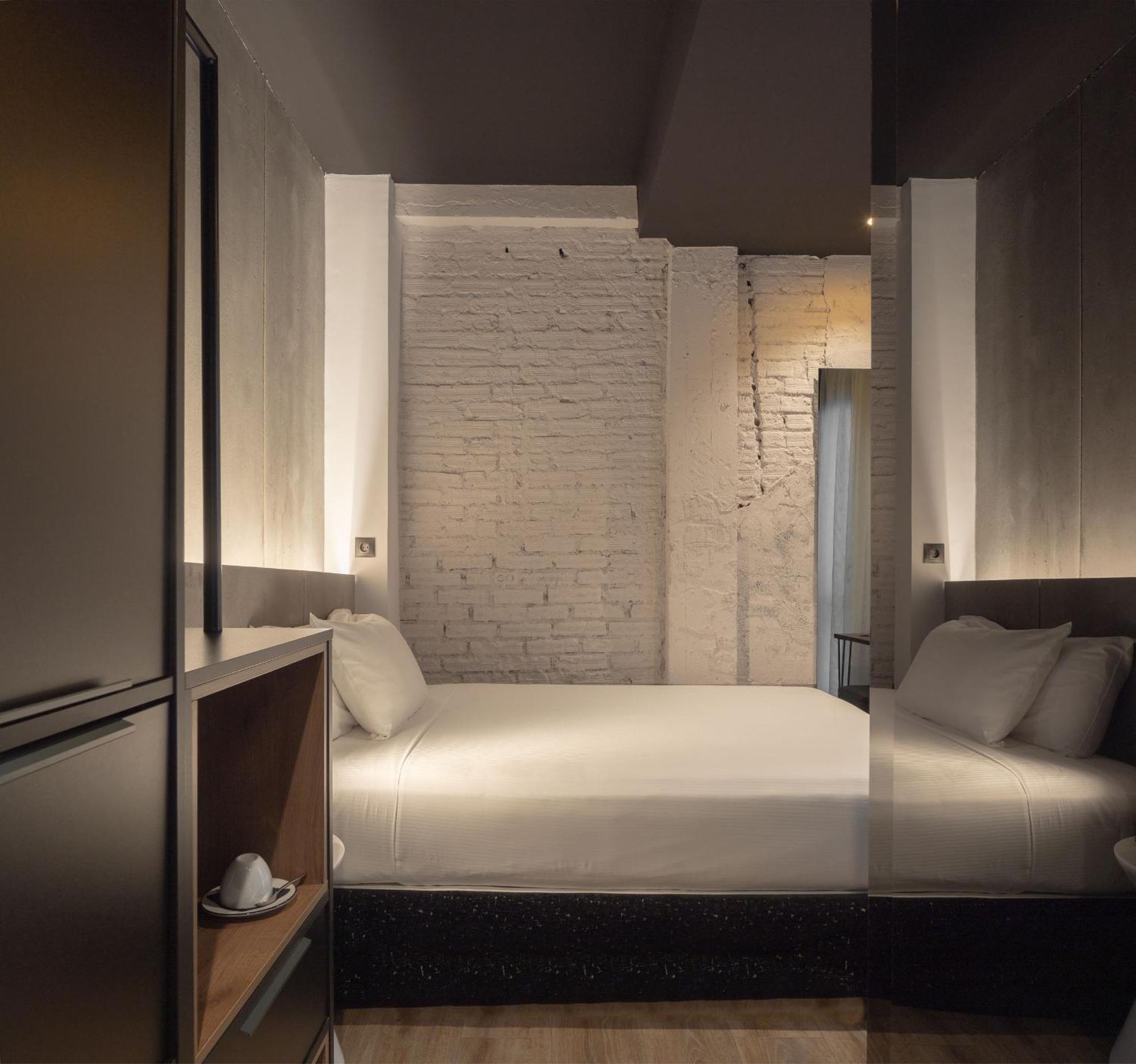 Single Room,1501876411:JPEG