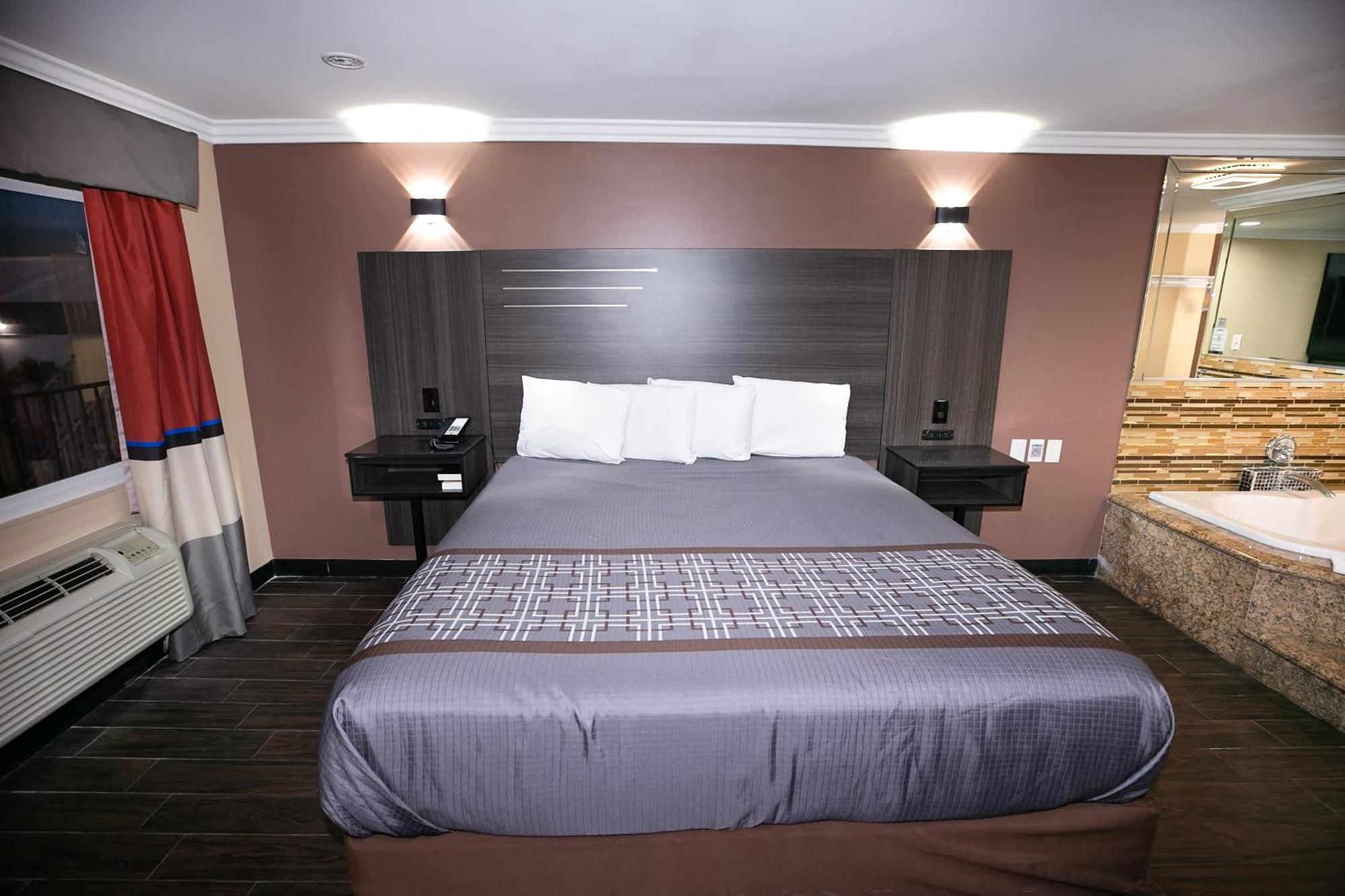 Standard King Room Non-Smoking