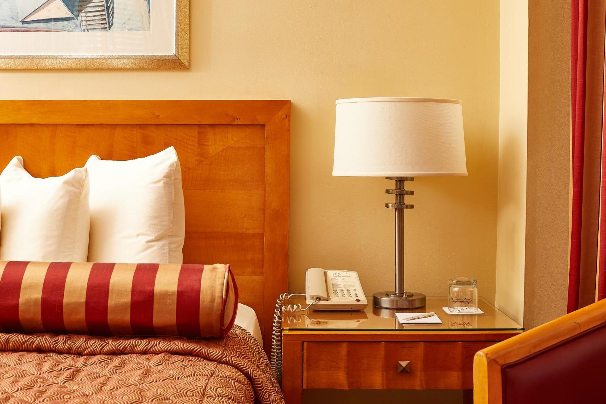 Deluxe Queen Room