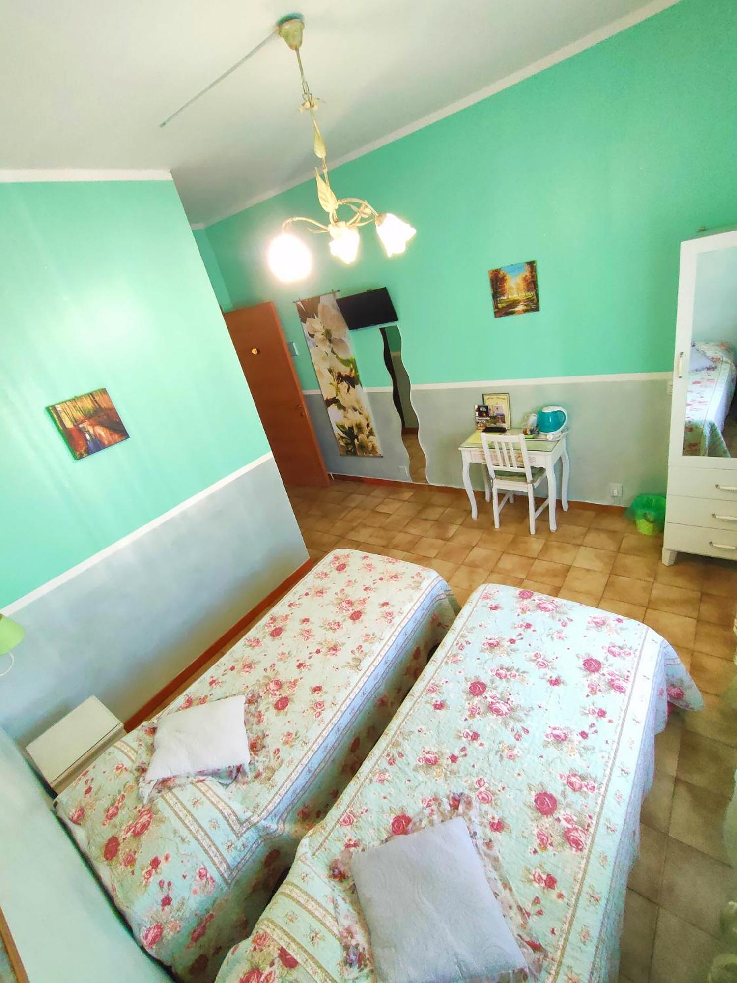 Double or Twin Room Private Bathroom