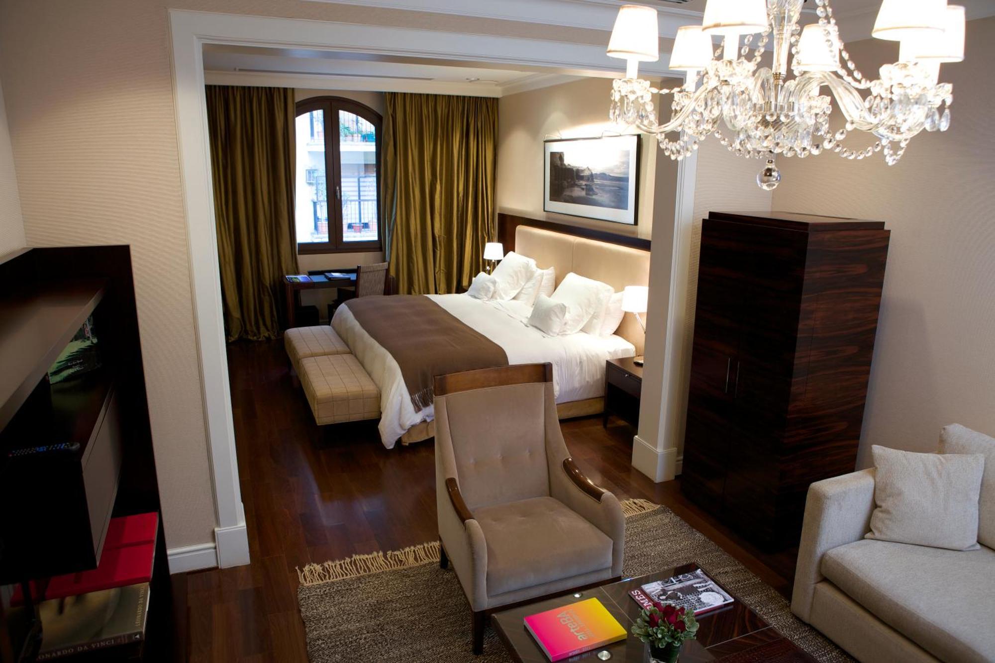 Deluxe Suite,1526384977:JPEG