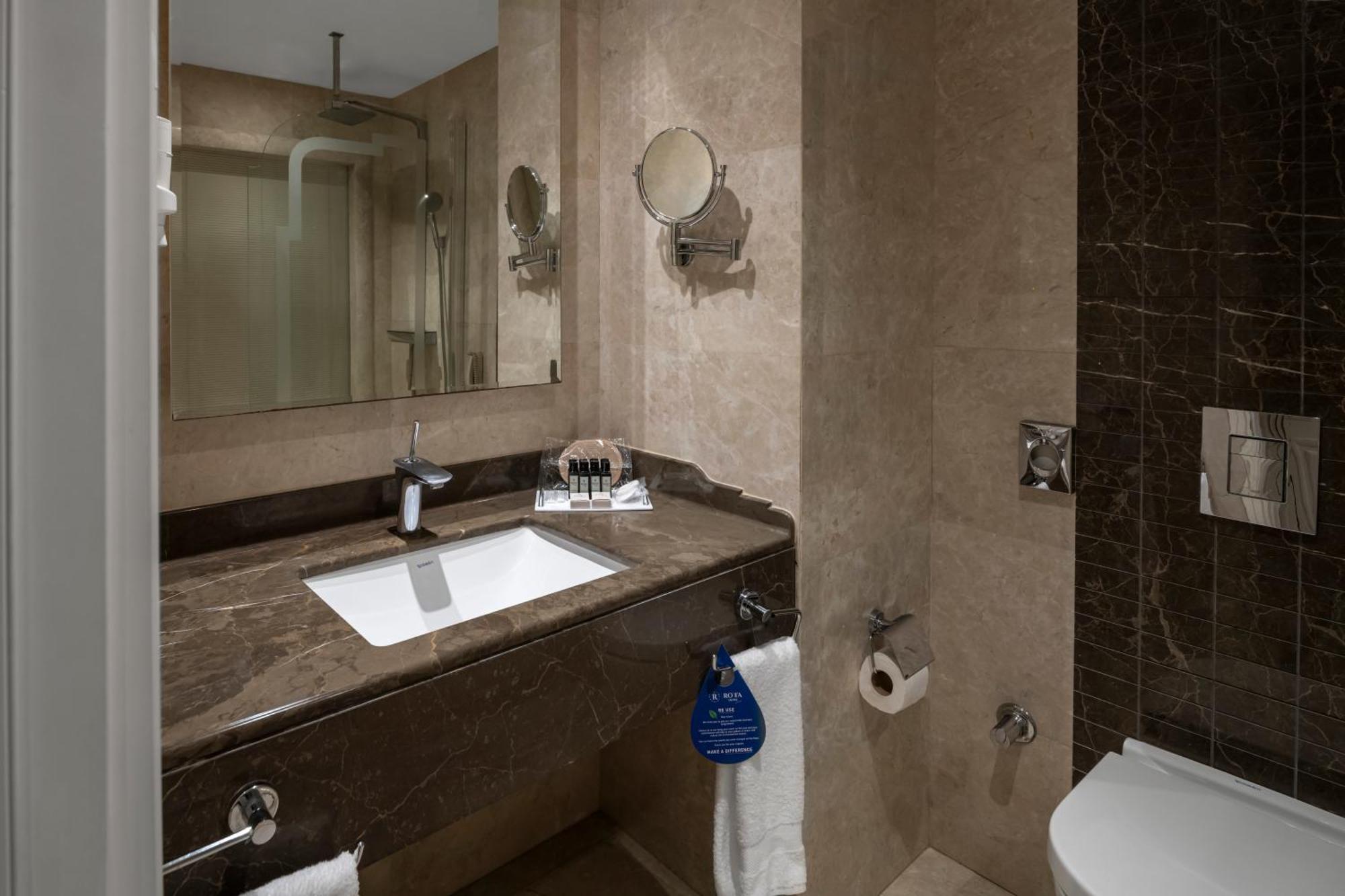 Standard Double or Twin Room,1534511296:JPEG