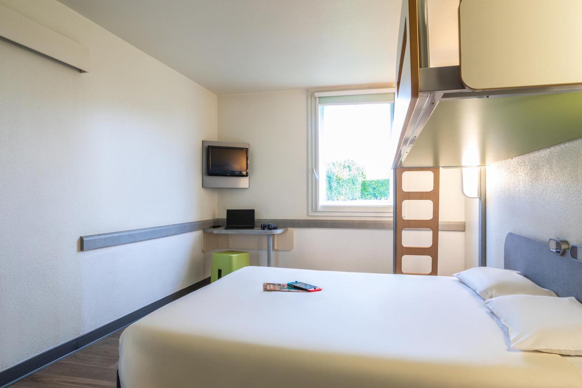 Triple Room,1534851925:JPEG