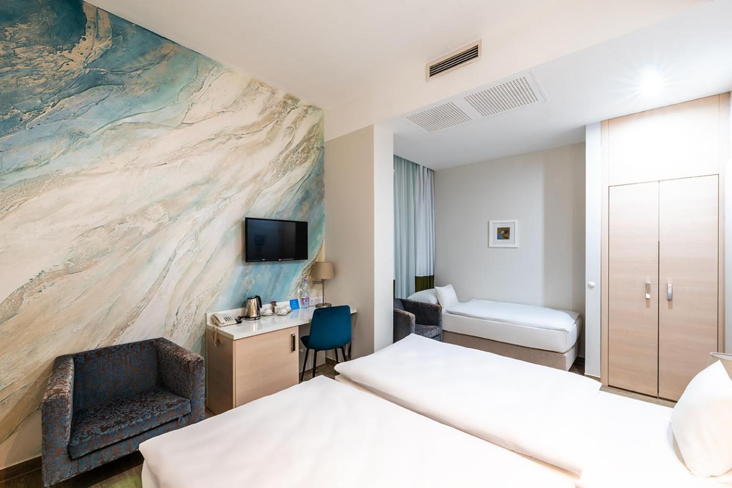 Double or Twin Room with Extra Bed,1536058573:JPEG