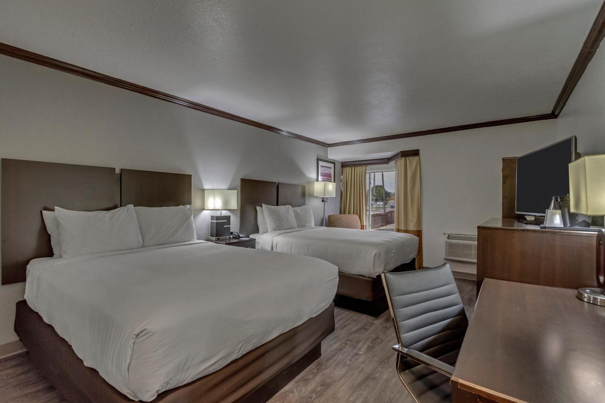Queen Room Two Queen Beds Non-Smoking