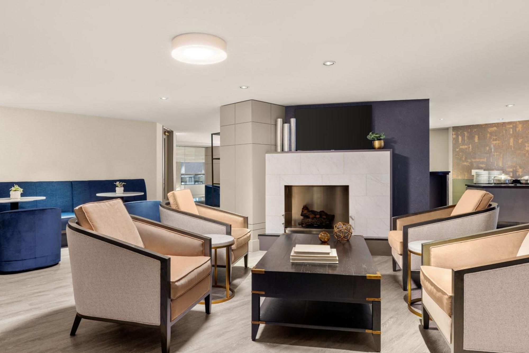Quarto VIP com Cama King-size e Vista da Cidade em Andar Alto