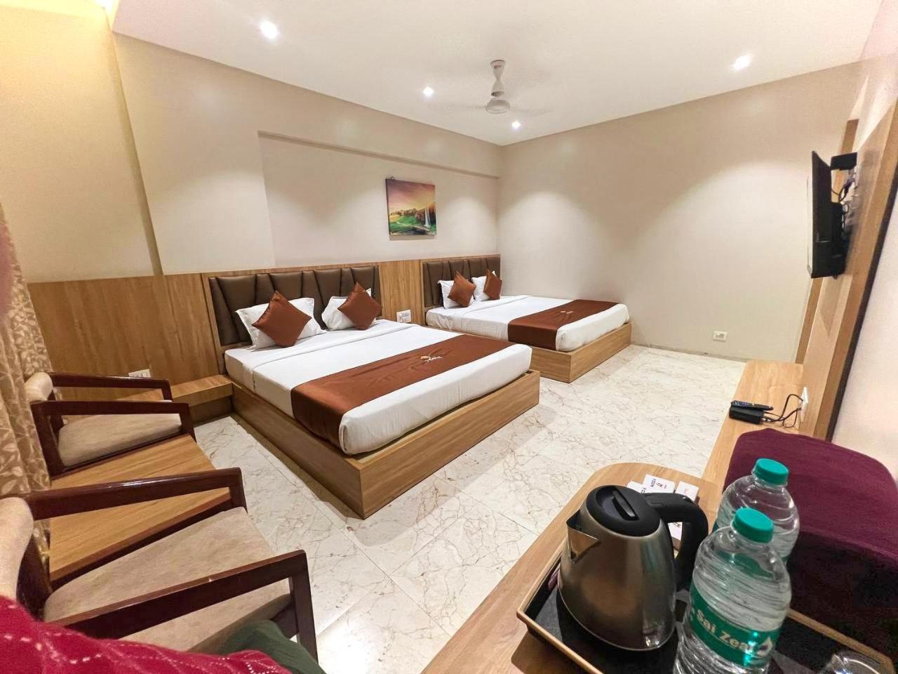 Deluxe Triple Room 300 meter from Temple