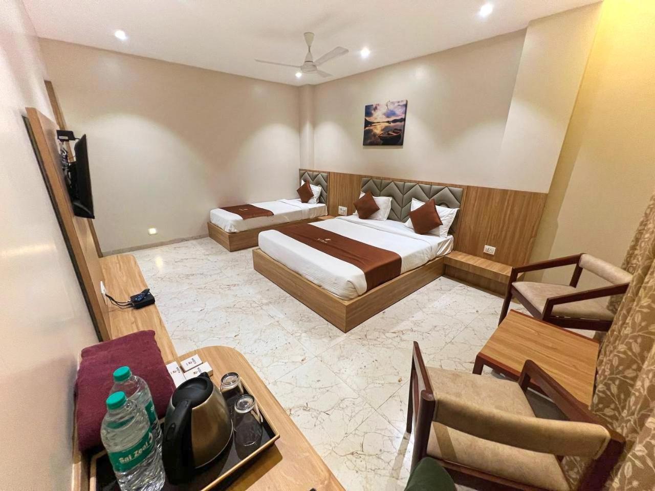 Deluxe Triple Room 300 meter from Temple