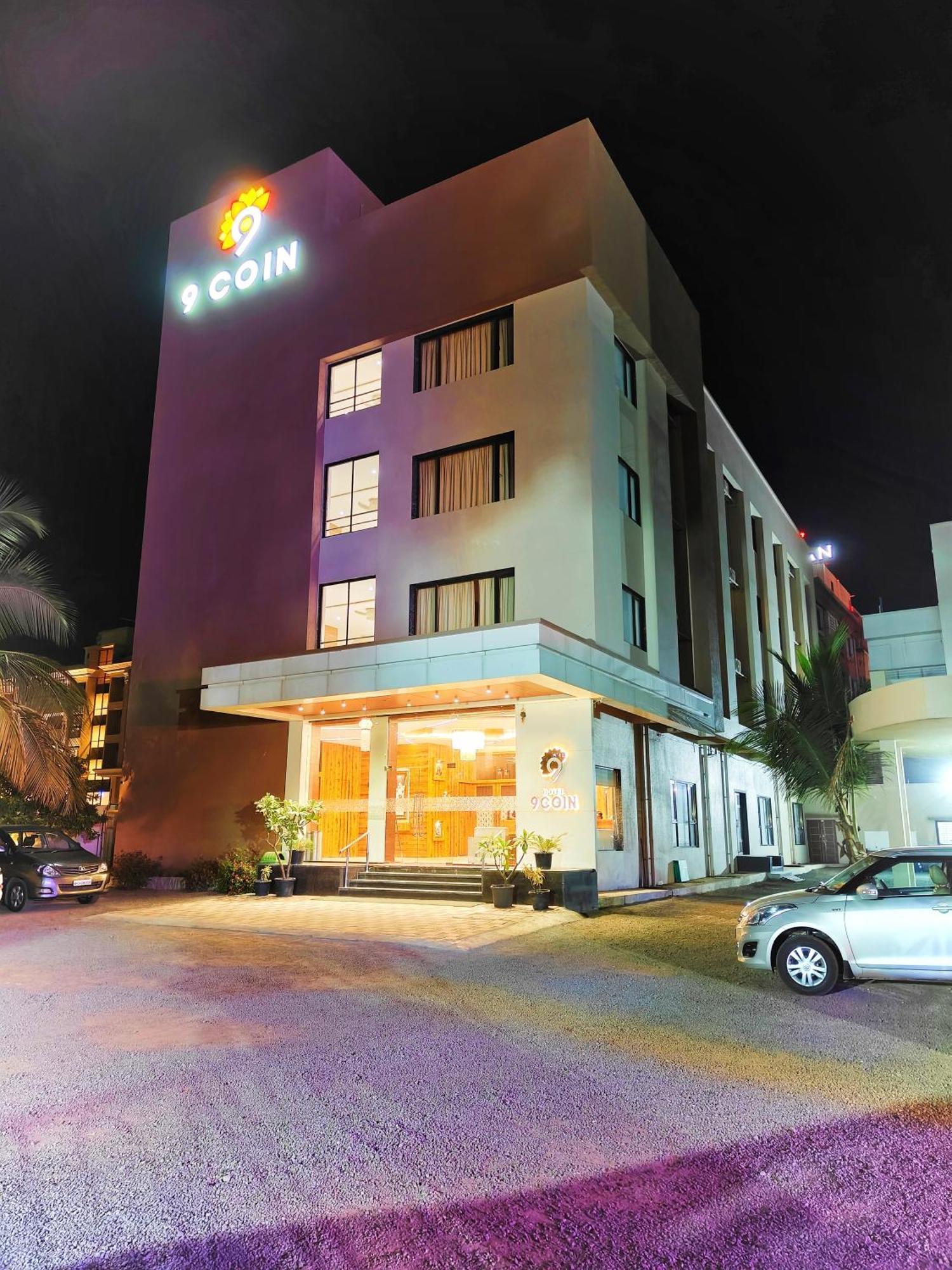 Deluxe Double Room 300 meter from Temple