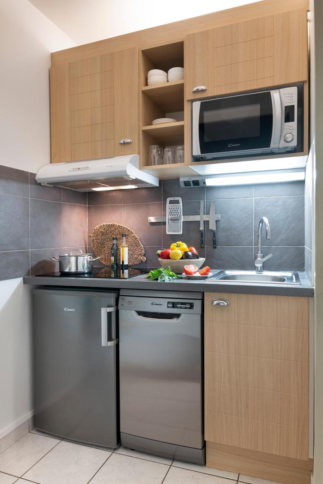 Large One-Bedroom Apartment Balcony