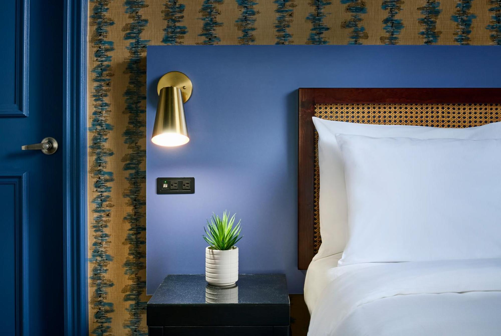 Queen Room,1547516395:JPEG