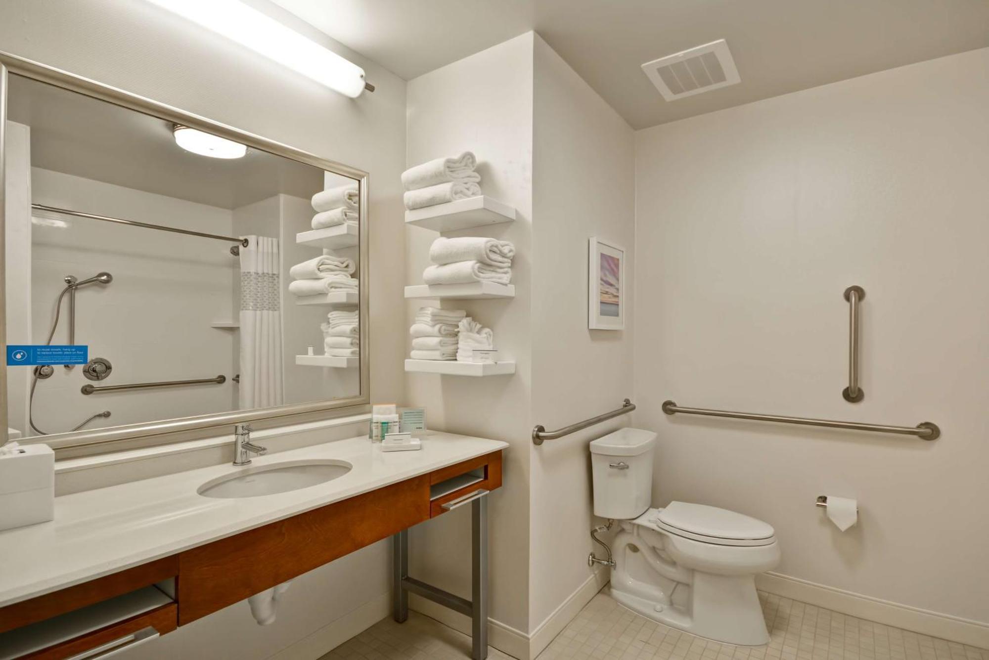 King Room Roll Shower Mobility Access or Non-Smoking