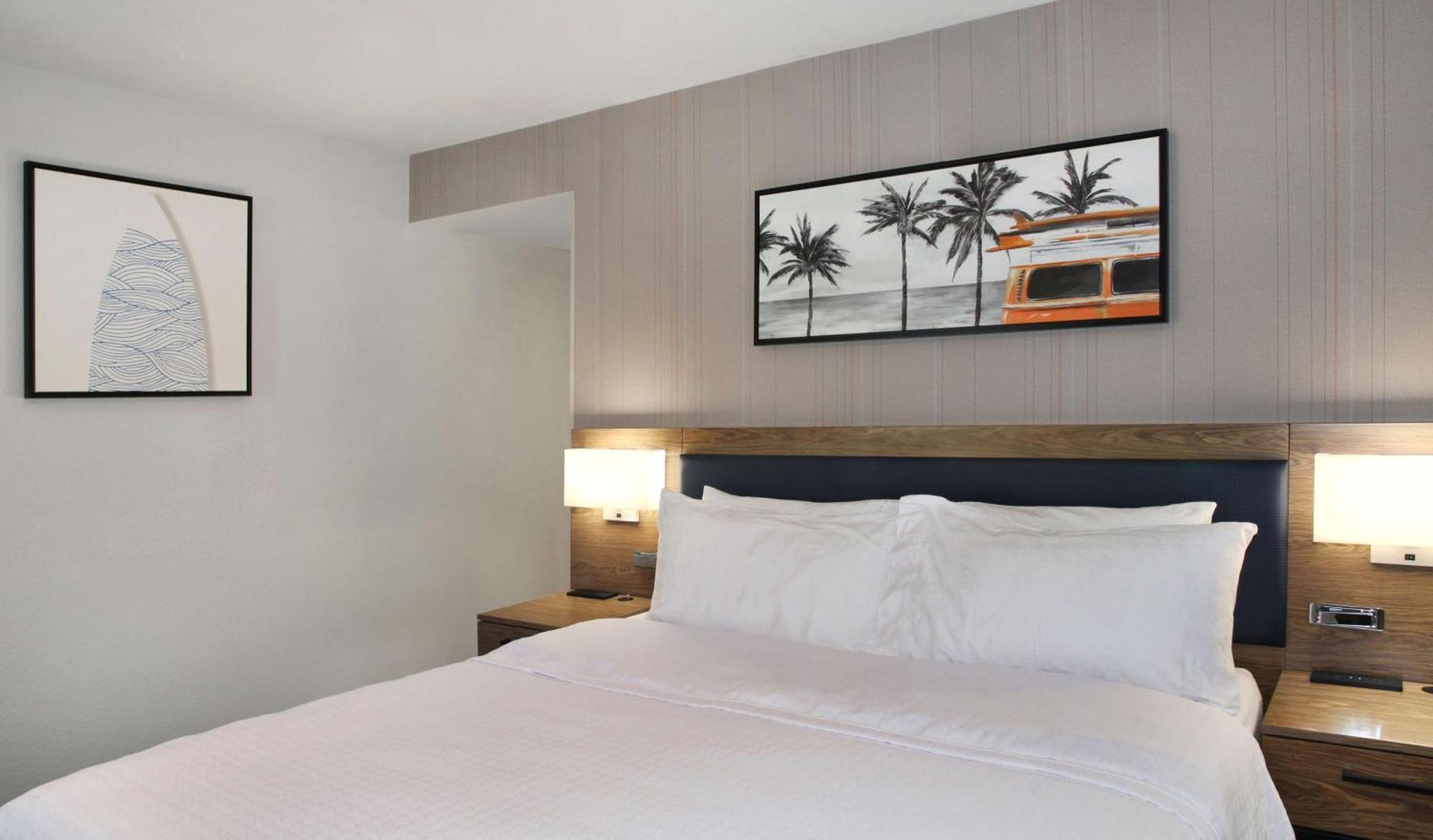 One-Bedroom King Suite Non-Smoking