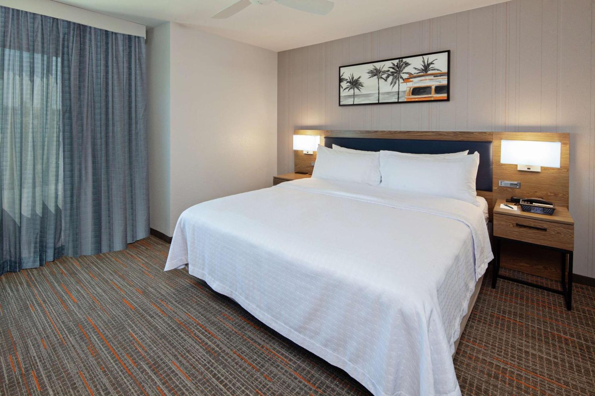 One-Bedroom King Suite Non-Smoking