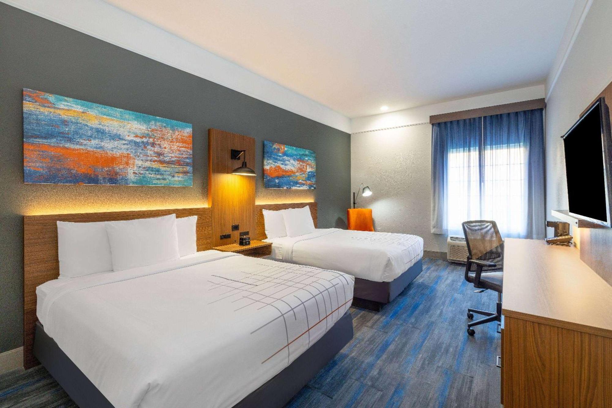 Deluxe Queen Room Two Queen Beds