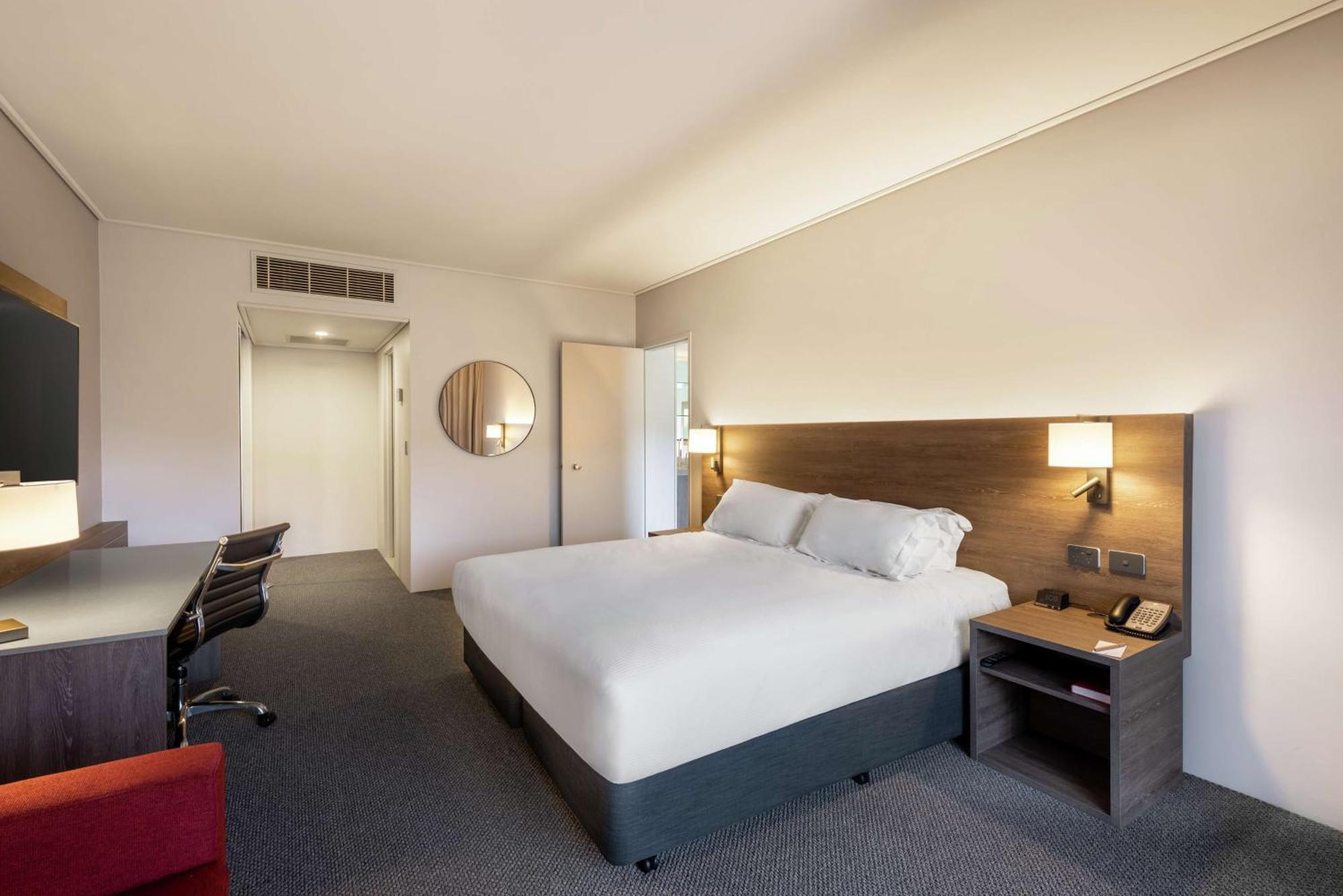 King Junior Suite Mountain View,1552628137:JPEG