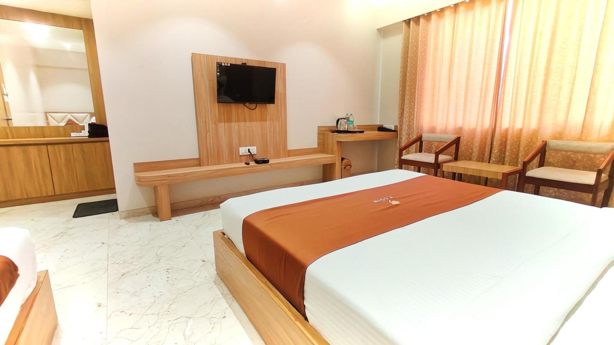 Deluxe Double Room 300 meter from Temple