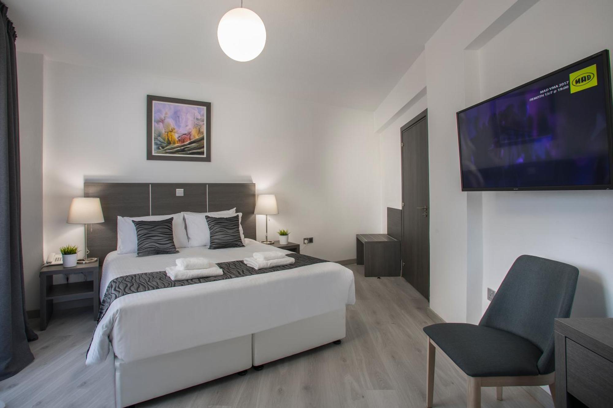 Superior One-Bedroom Apartment