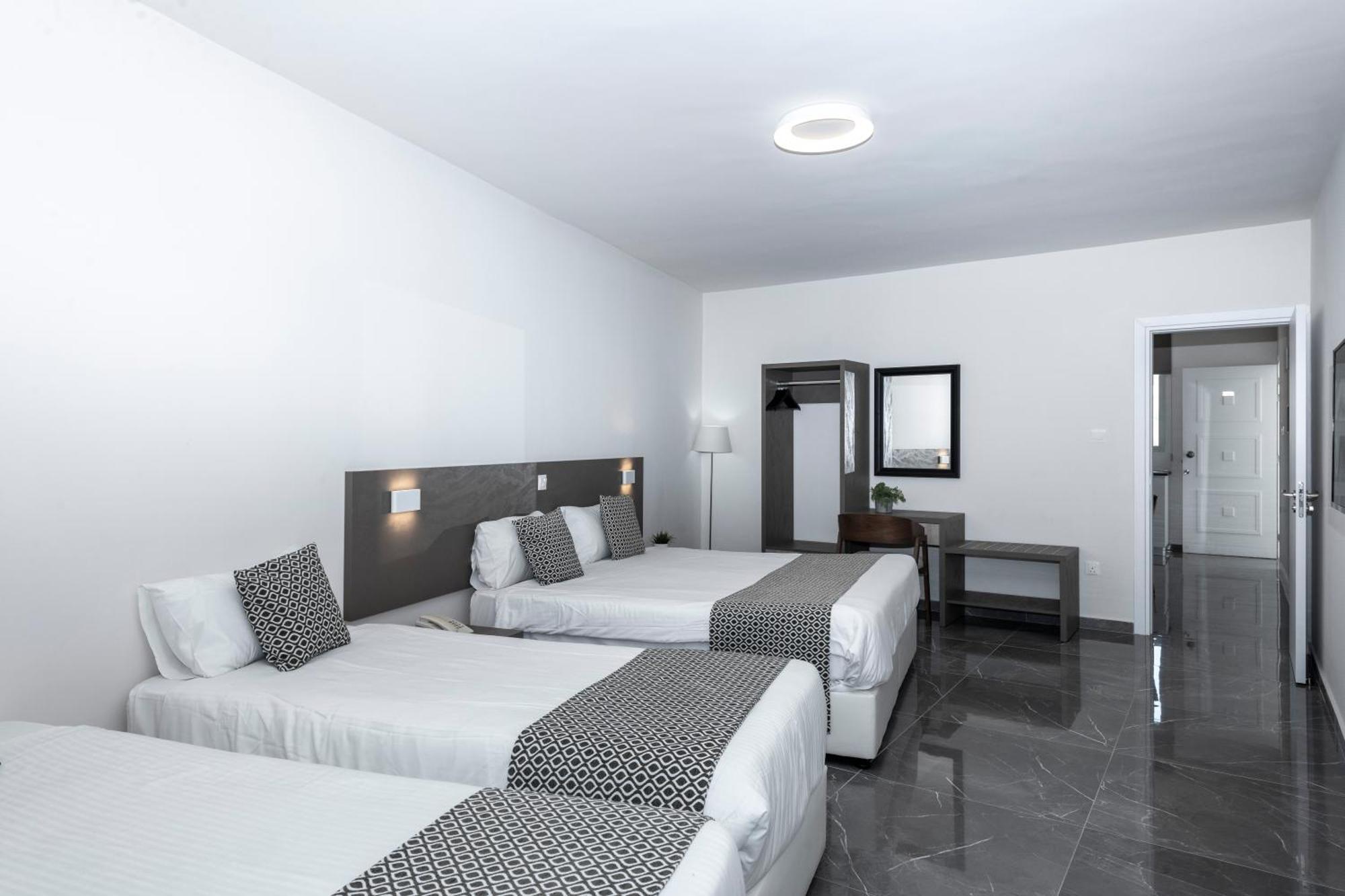 Deluxe Family Suite
