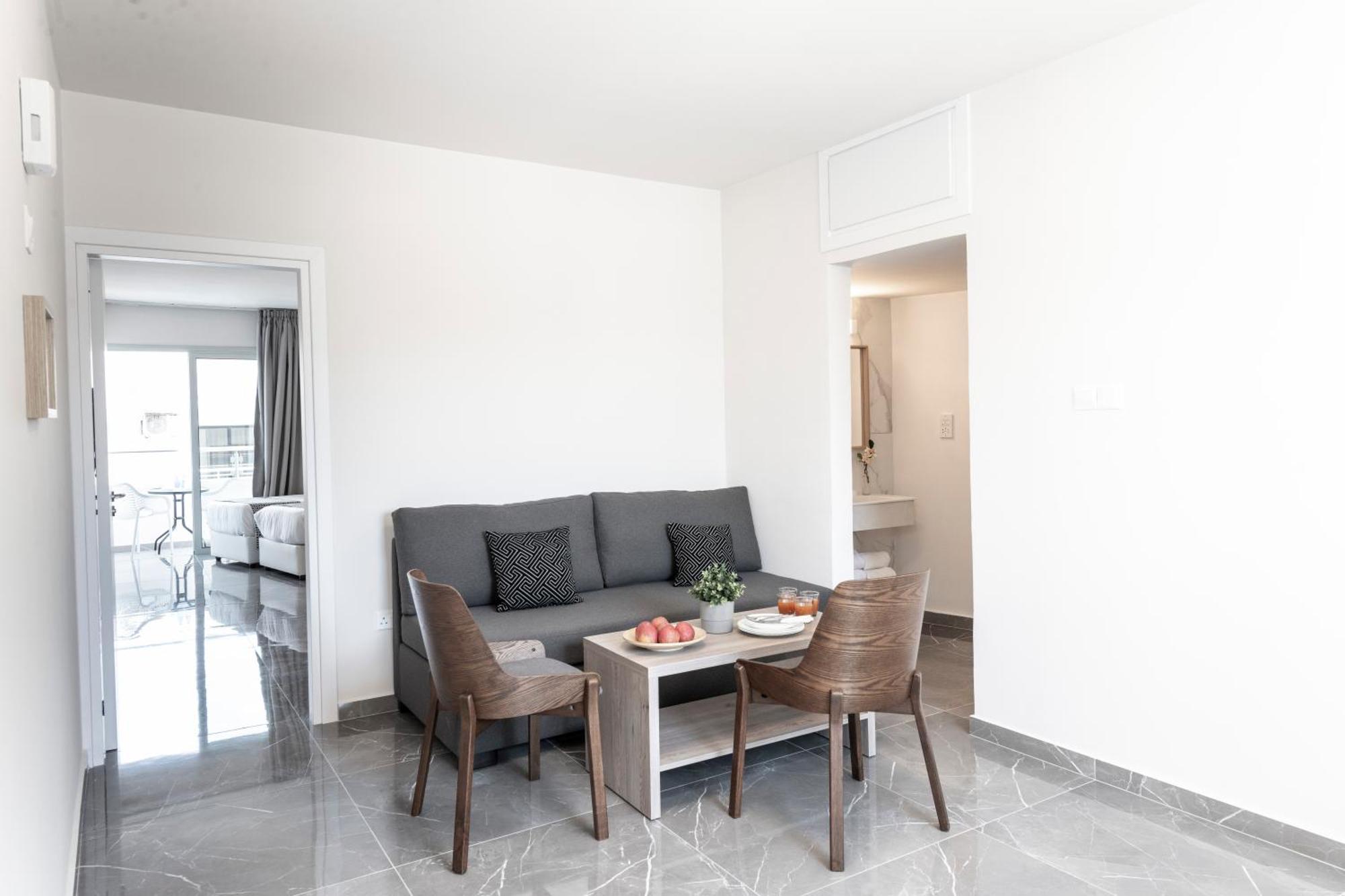 Deluxe Family Suite