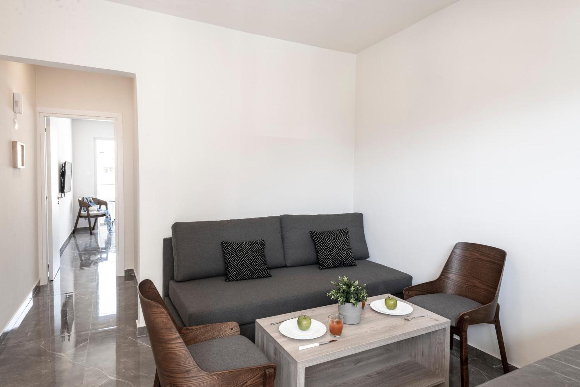 Deluxe One-Bedroom Apartment