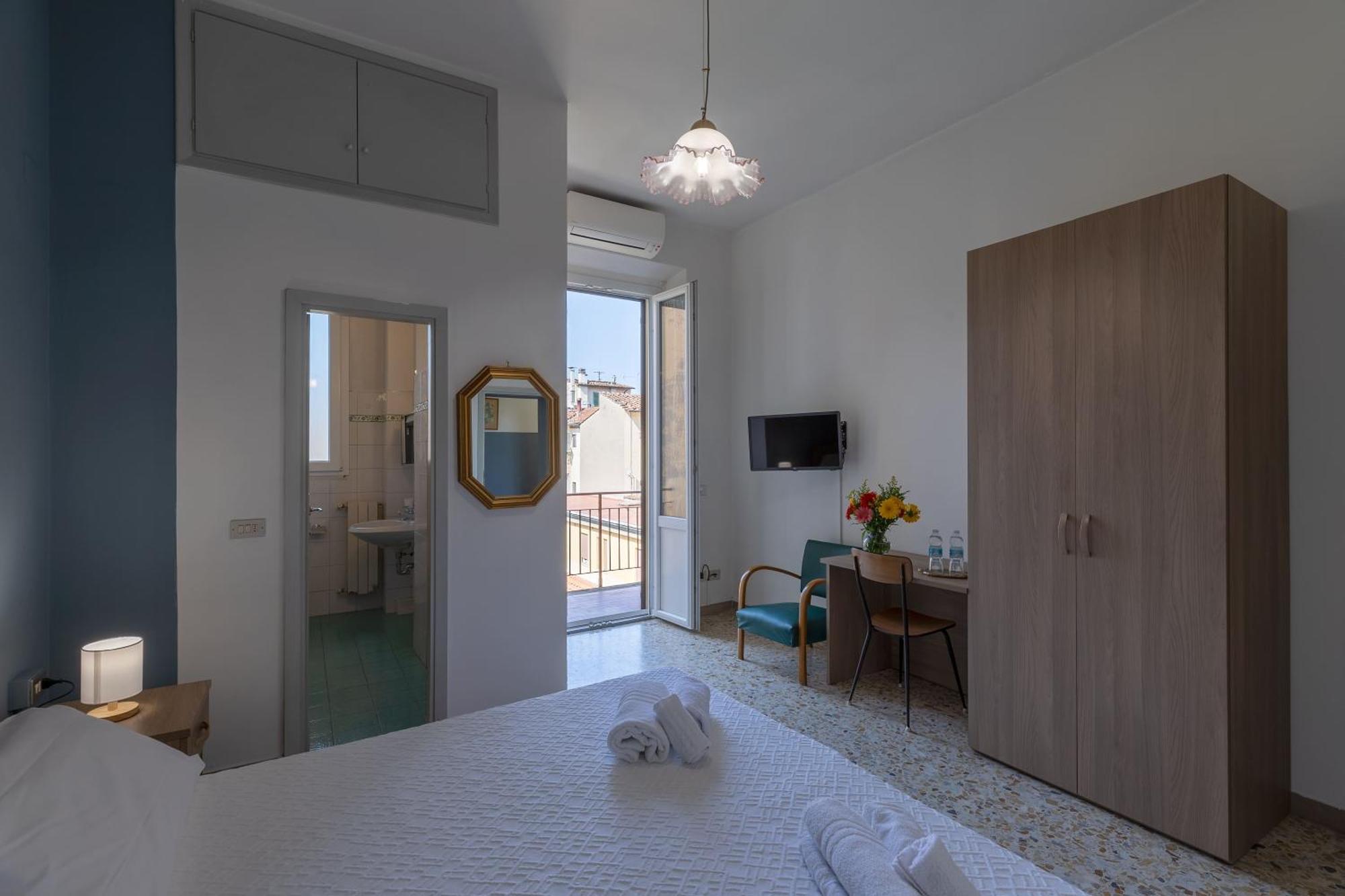 Double Room with Balcony,1557913282:JPEG