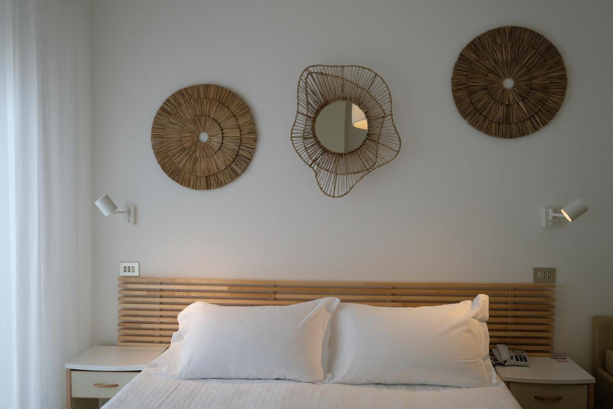 Classic Double or Twin Room Partial Sea View