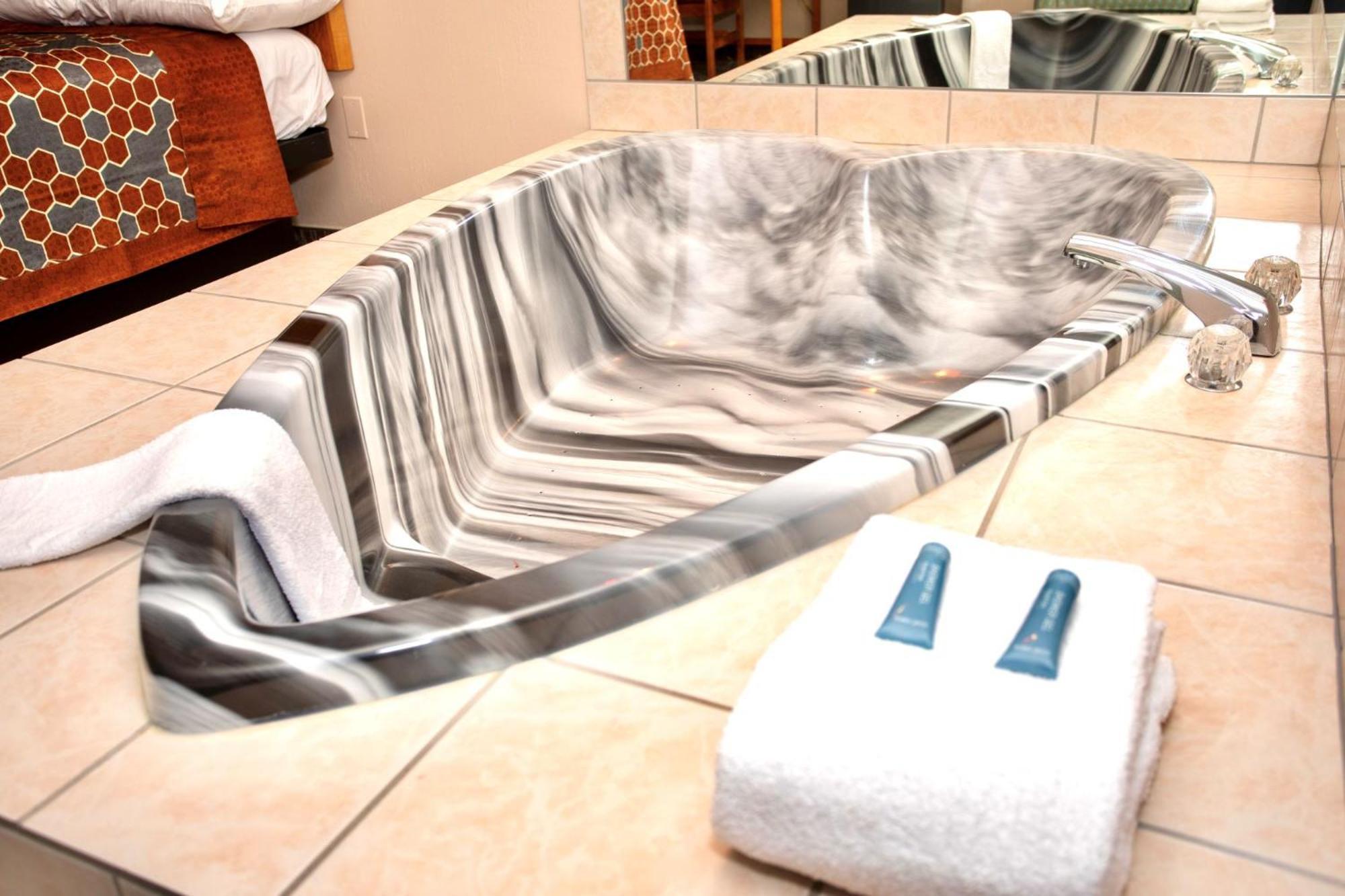 King Room Spa Bath Smoking