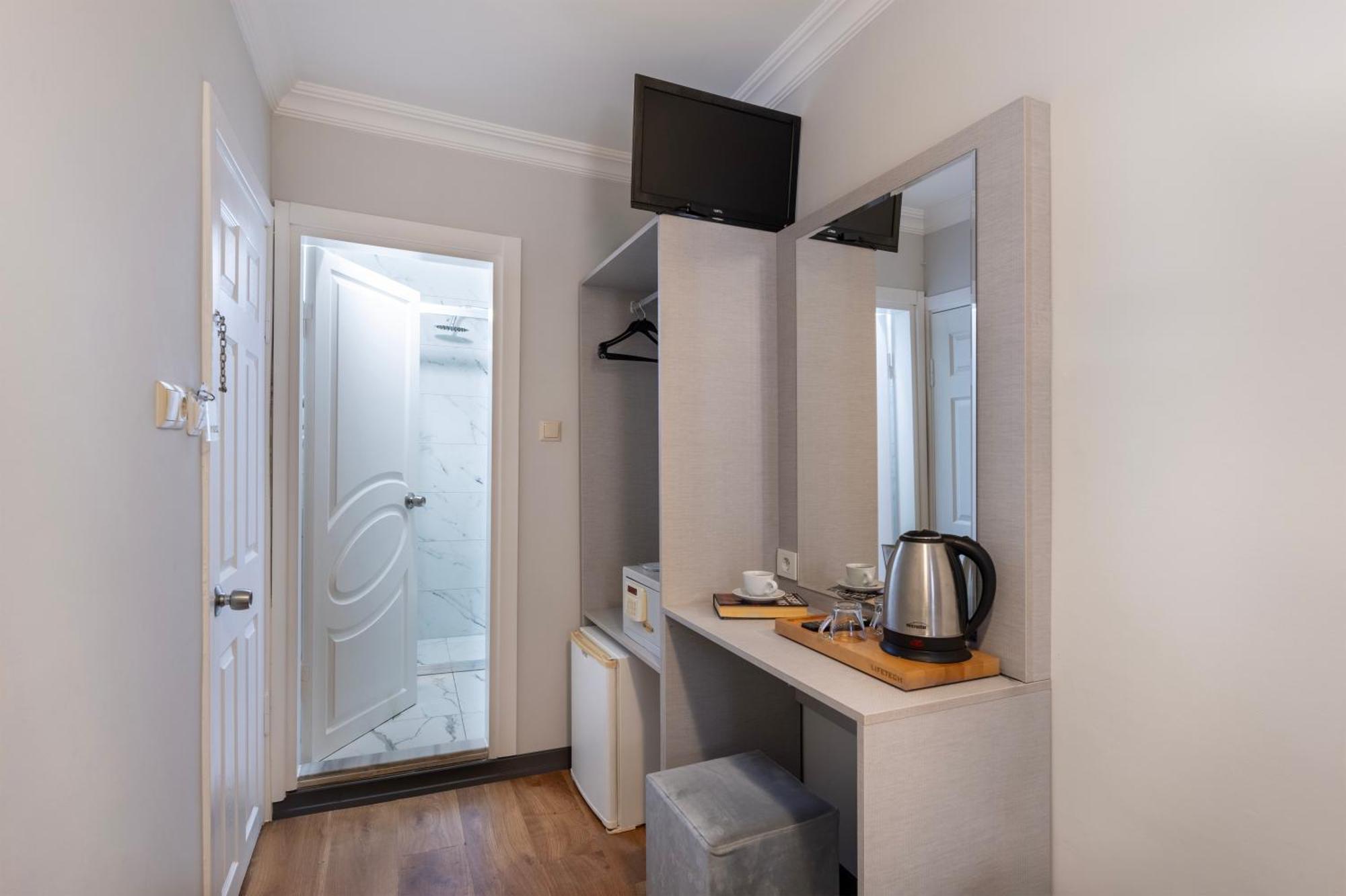 Budget Single Room