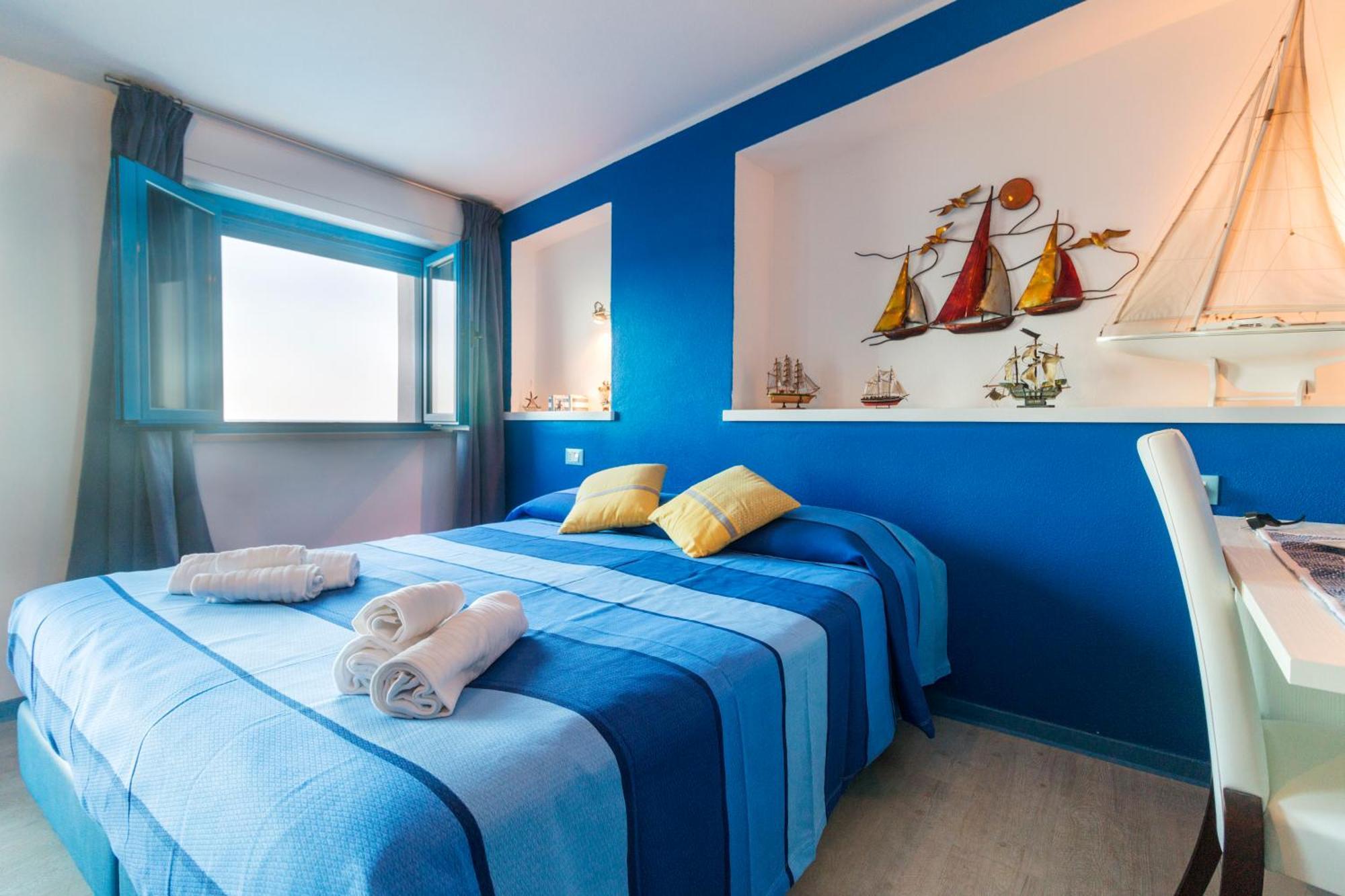 Double or Twin Room Sea View