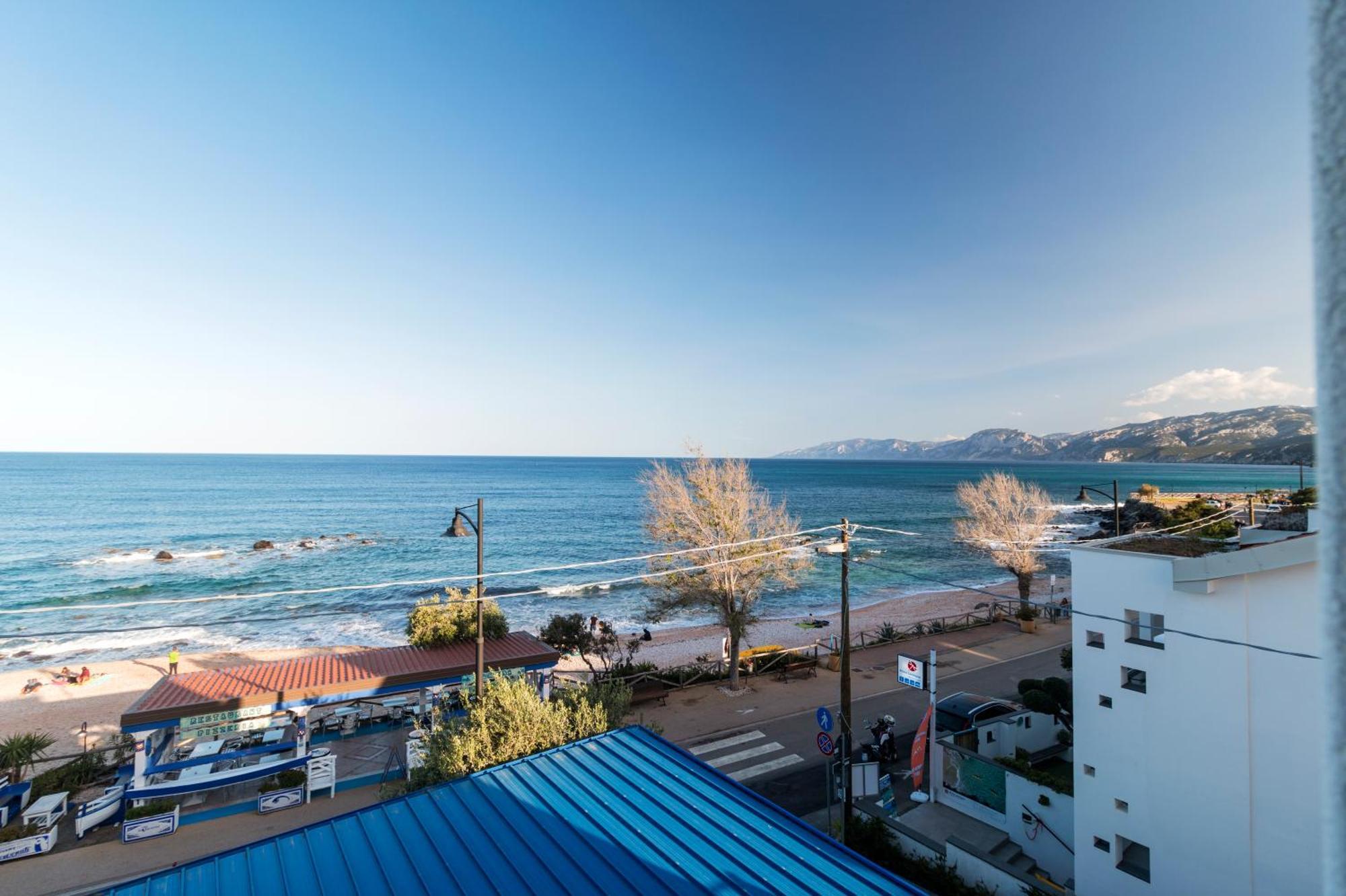Double or Twin Room Sea View
