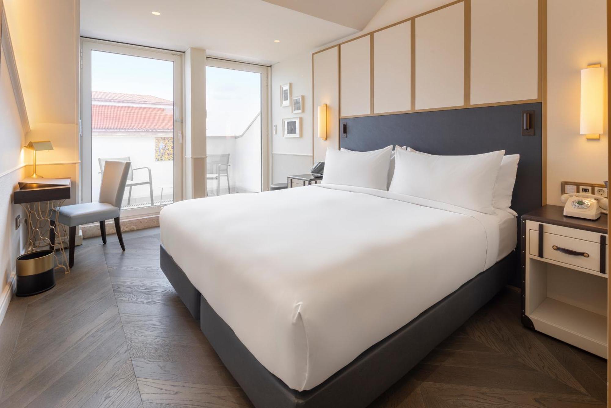 King Deluxe Room View Balcony