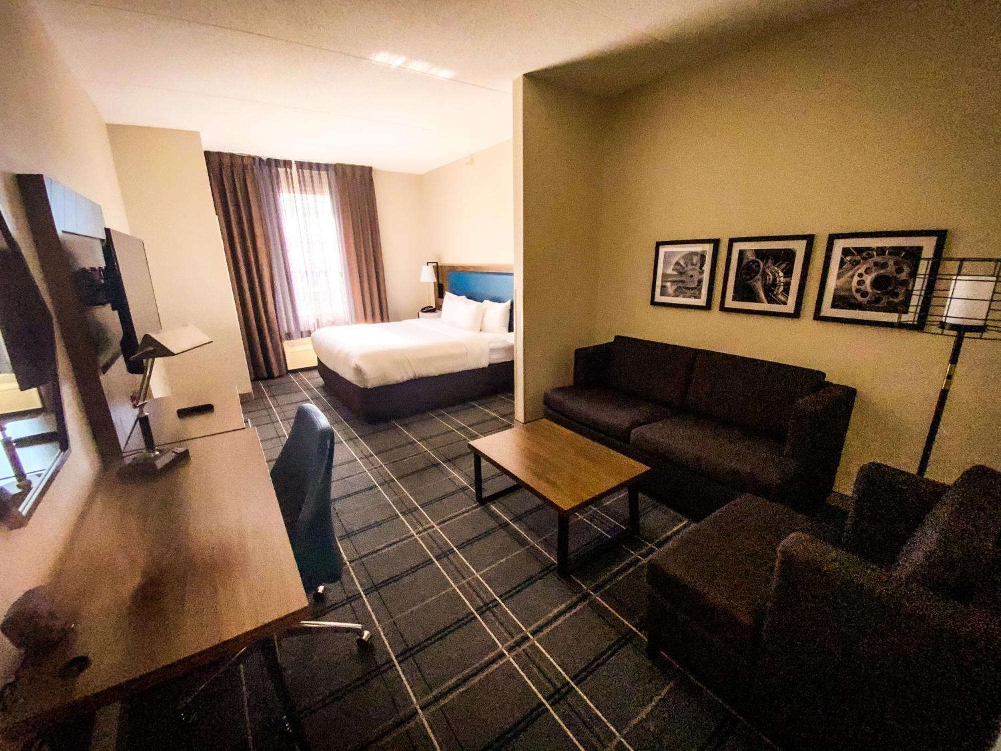 King Suite Accessible or Non-Smoking