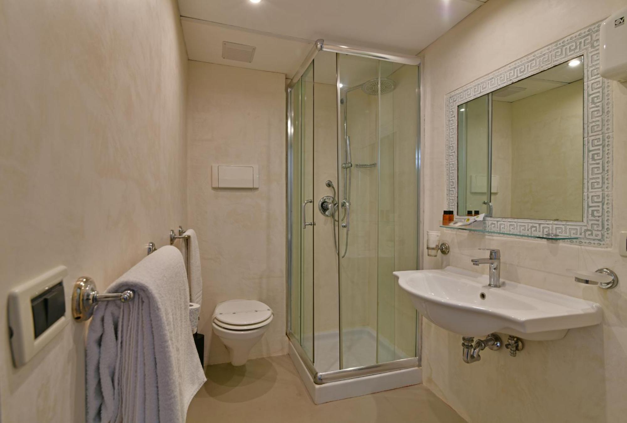 Double or Twin Room Balcony