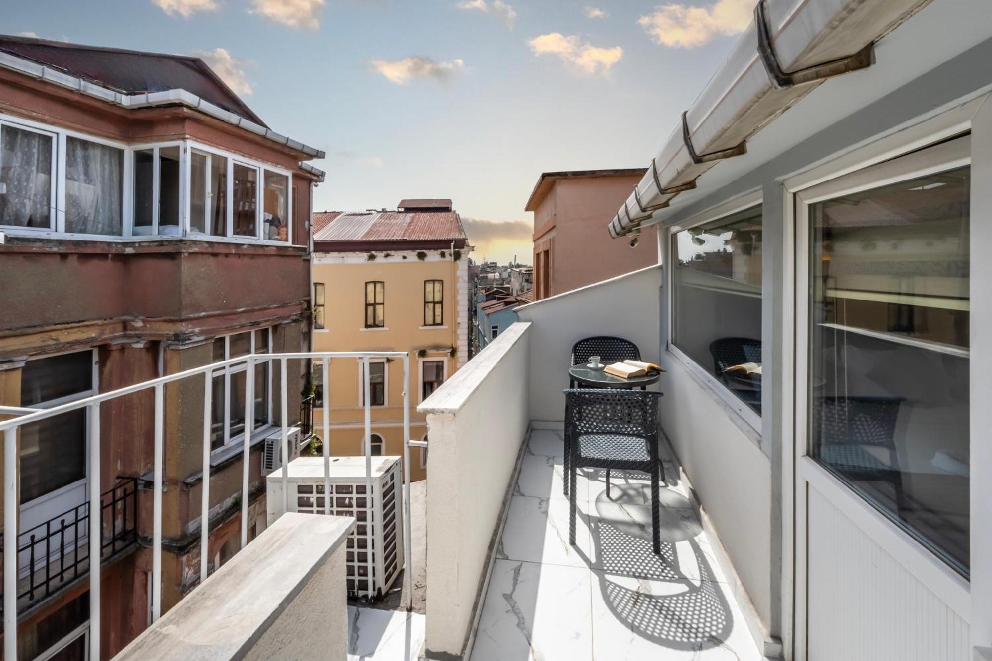 Quadruple Room Terrace